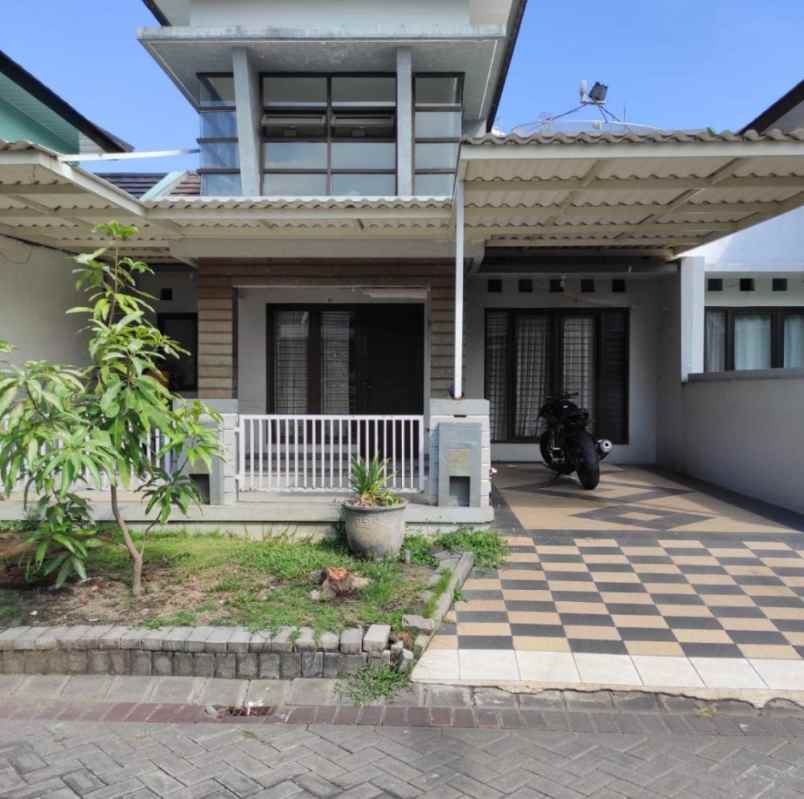 dijual rumah puri surya jaya