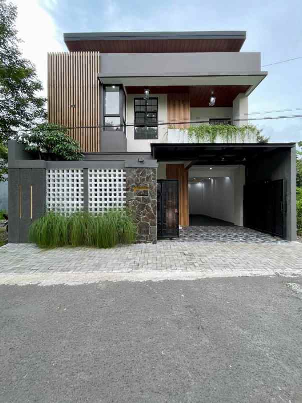 dijual rumah purwo martani kalasan