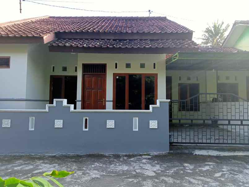 dijual rumah purwomartani