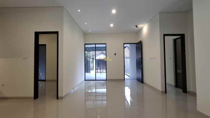 dijual rumah purwomartani