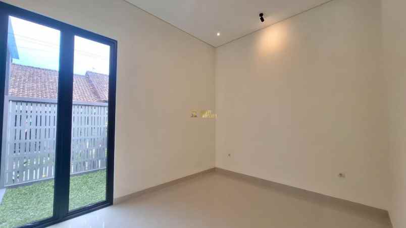 dijual rumah purwomartani