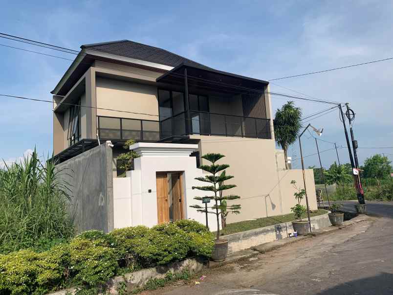 dijual rumah purwomartani kalasan