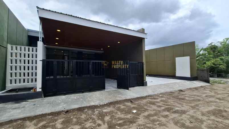 dijual rumah purwomartani kalasan