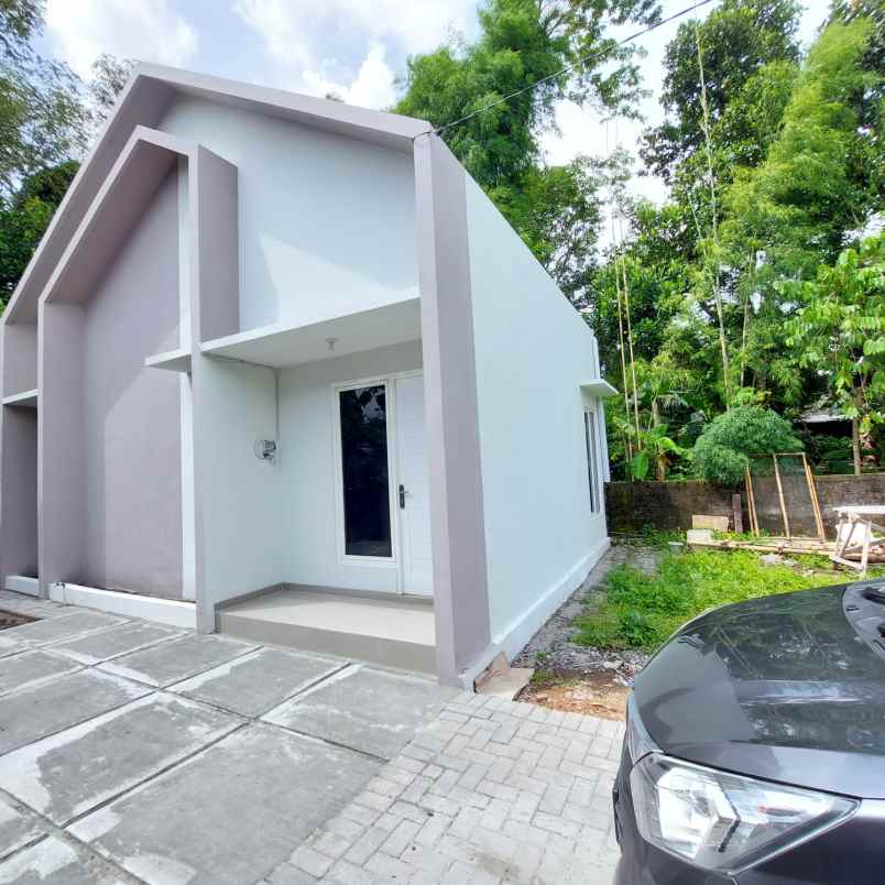 dijual rumah purwomartani kec kalasan