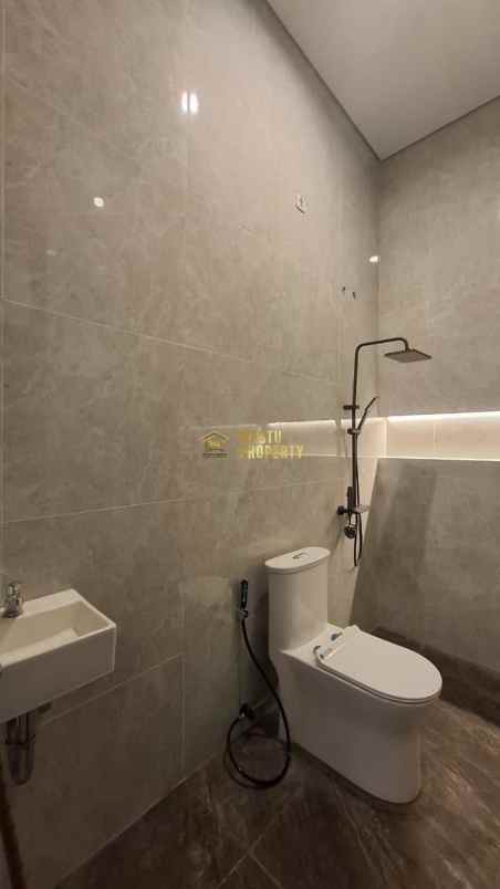 dijual rumah purwomartani kec kalasan