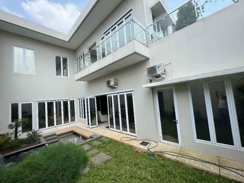 dijual rumah raffles hills cibubur