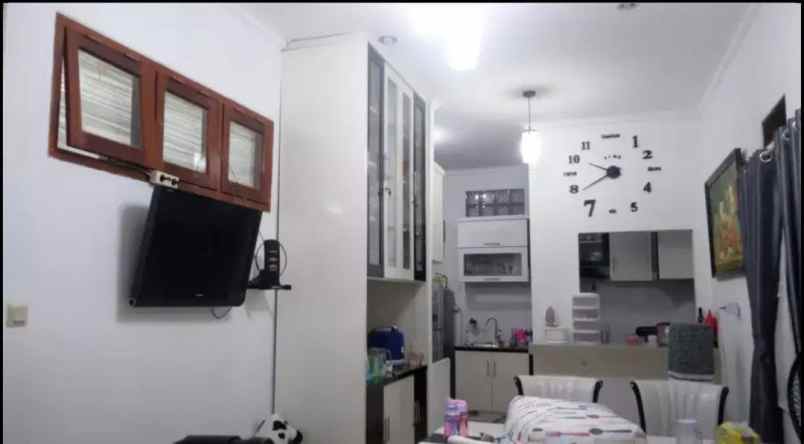 dijual rumah rawageni