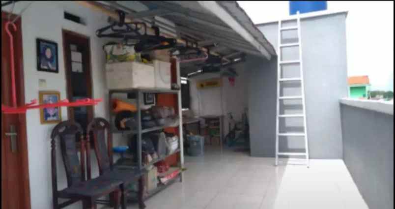 dijual rumah rawageni