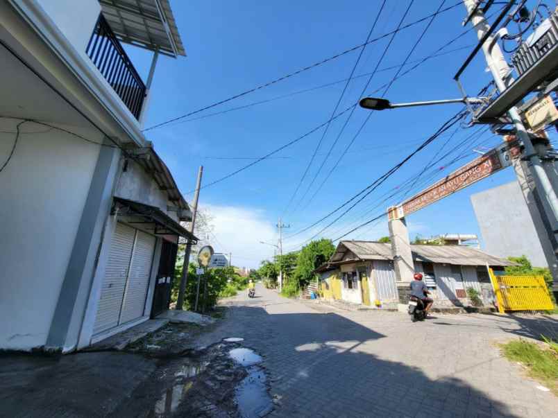 dijual rumah raya medokan