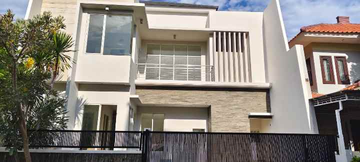 dijual rumah regency 21
