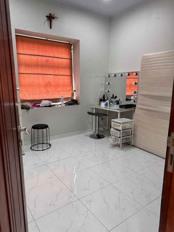 dijual rumah regensi melati mas