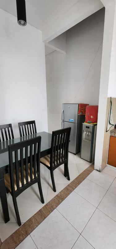 dijual rumah royal addington