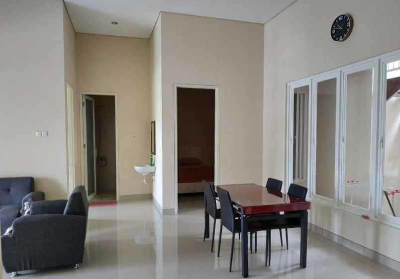 dijual rumah royal garden regency