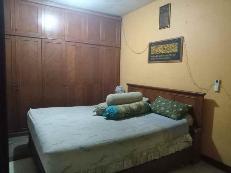 dijual rumah rumah komplek turangga