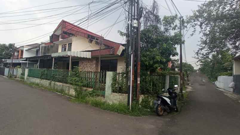 dijual rumah rumah komplek turangga