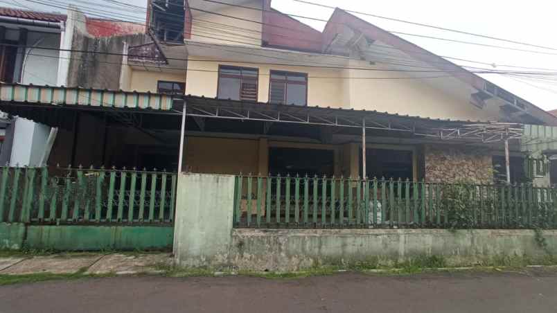 dijual rumah rumah komplek turangga