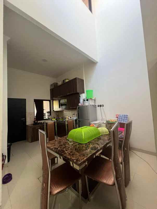 dijual rumah rungkut