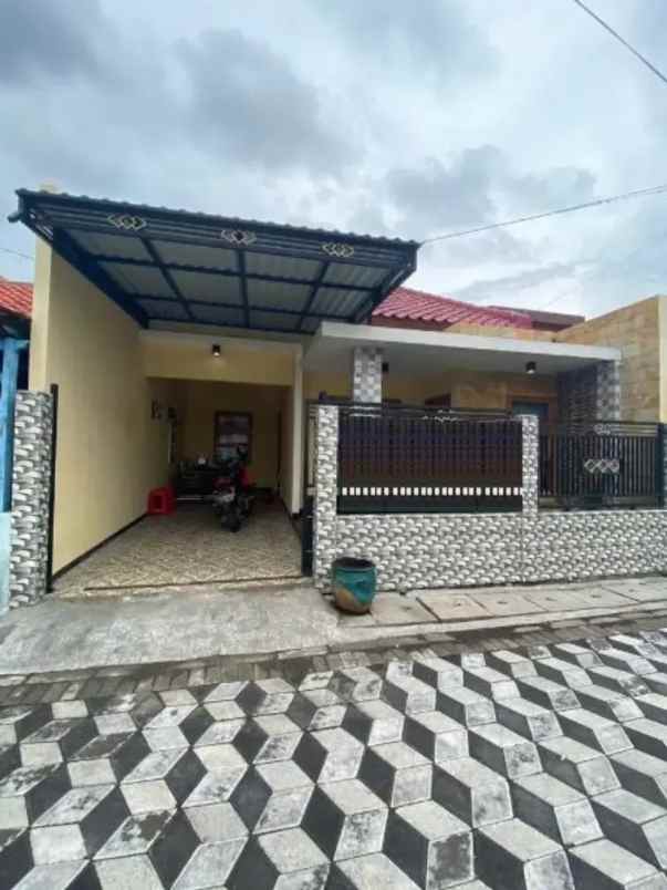 dijual rumah rungkut asri tengah