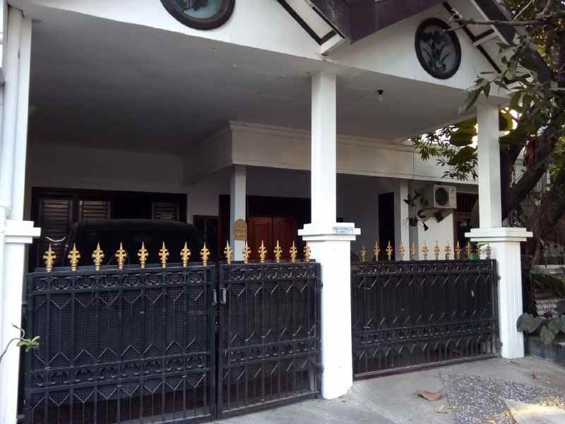 dijual rumah rungkut asri timur