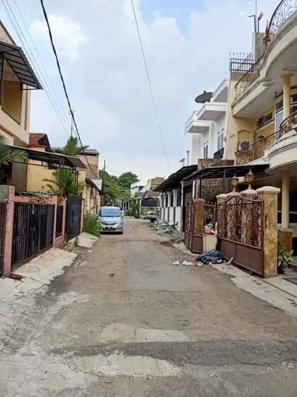 dijual rumah sadang asri utara