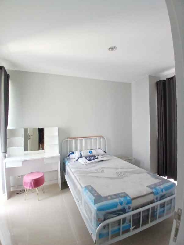 dijual rumah sambiroto