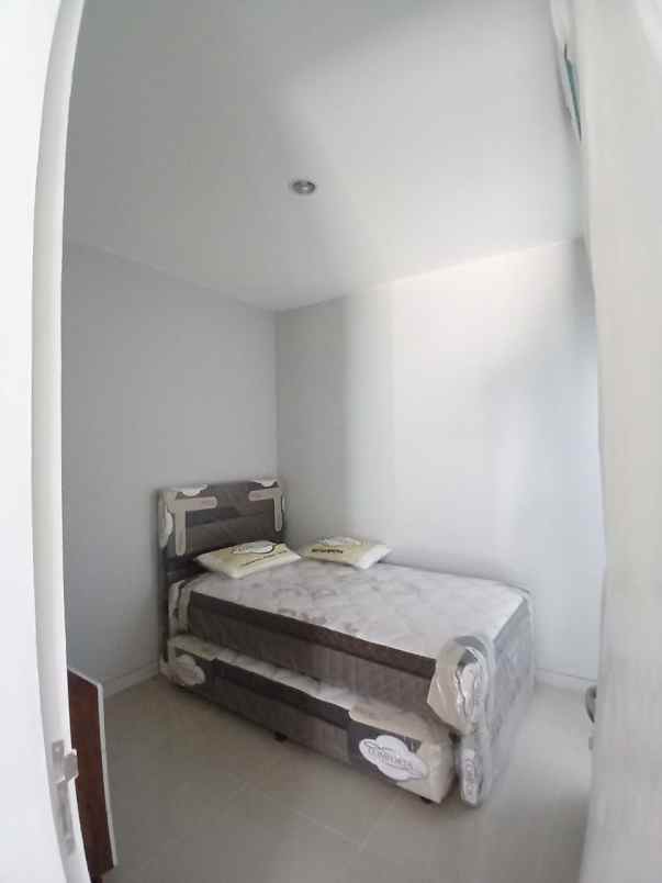 dijual rumah sambiroto