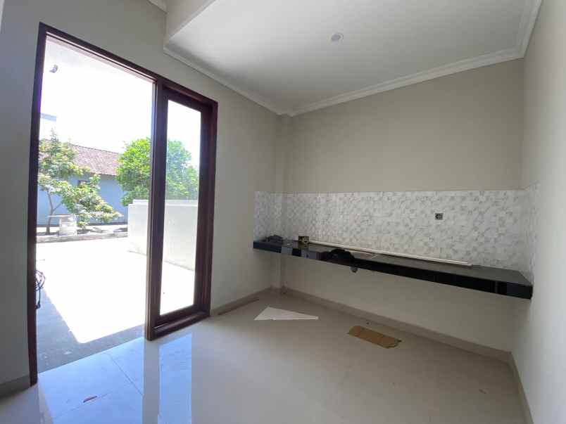 dijual rumah sambiroto purwomartani kalasan