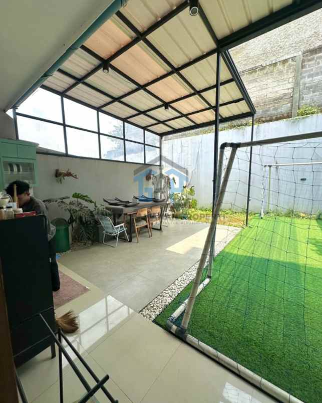 dijual rumah sariwangi