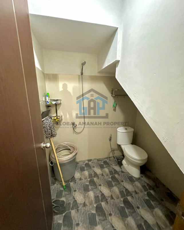 dijual rumah sariwangi