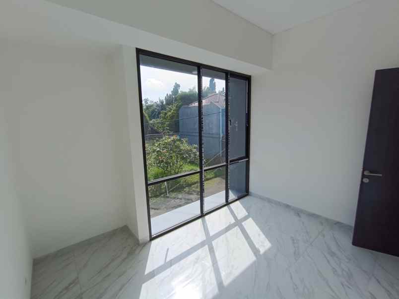 dijual rumah sawangan depok