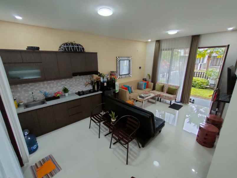 dijual rumah sawojajar