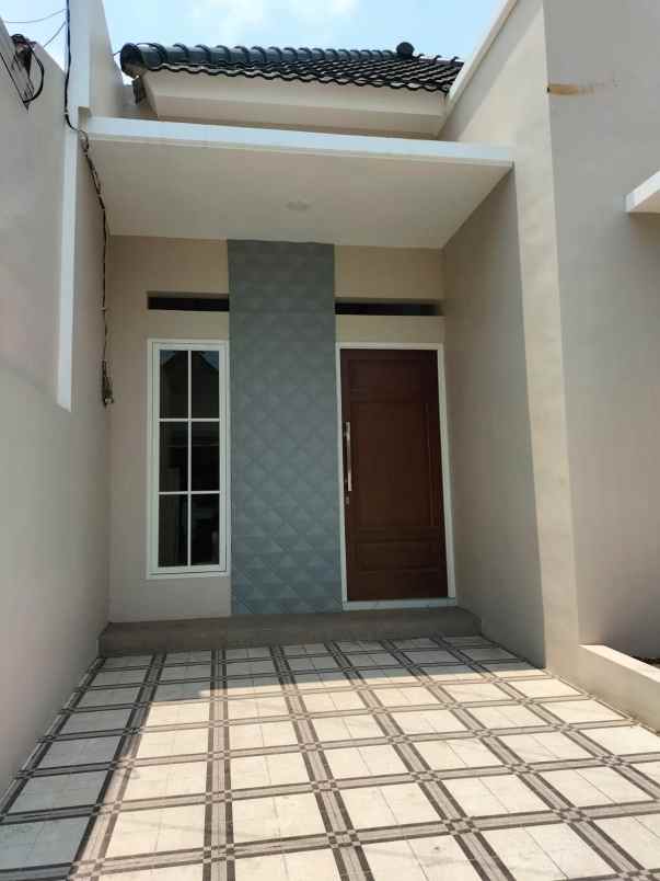 dijual rumah sawojajar