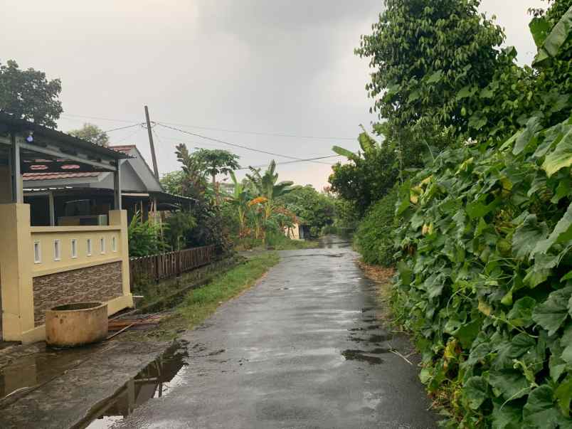 dijual rumah second akses mudah ramai penduduk