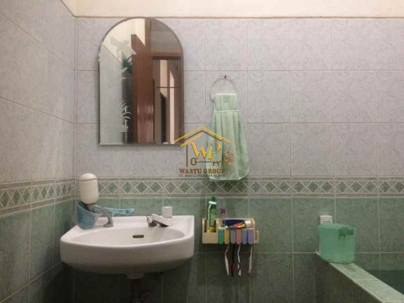 dijual rumah second dekat ykpn di seturan