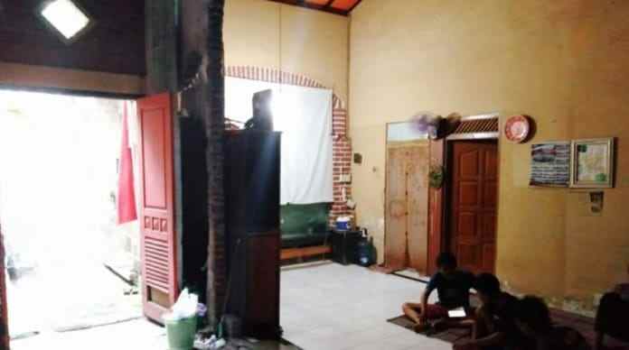 dijual rumah semampir tengah