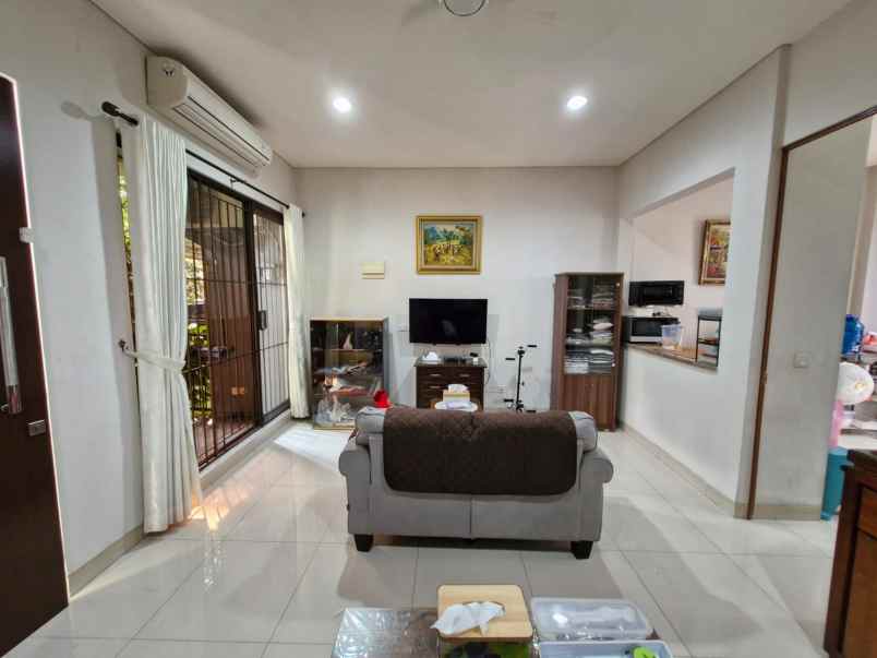 dijual rumah semifurnish prestigia the eminent bsd