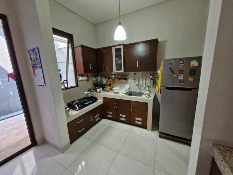 dijual rumah semifurnish prestigia the eminent bsd