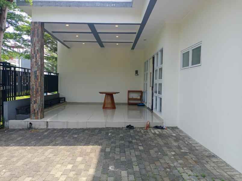 dijual rumah sentul city