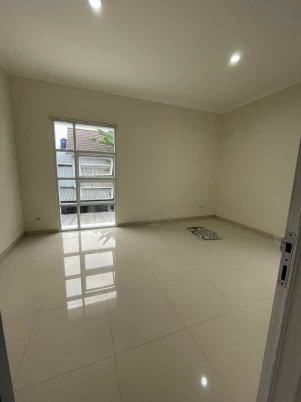 dijual rumah seruni hill