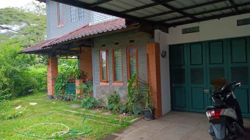 dijual rumah setiabudi regency