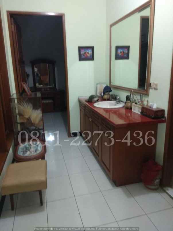 dijual rumah setraduta