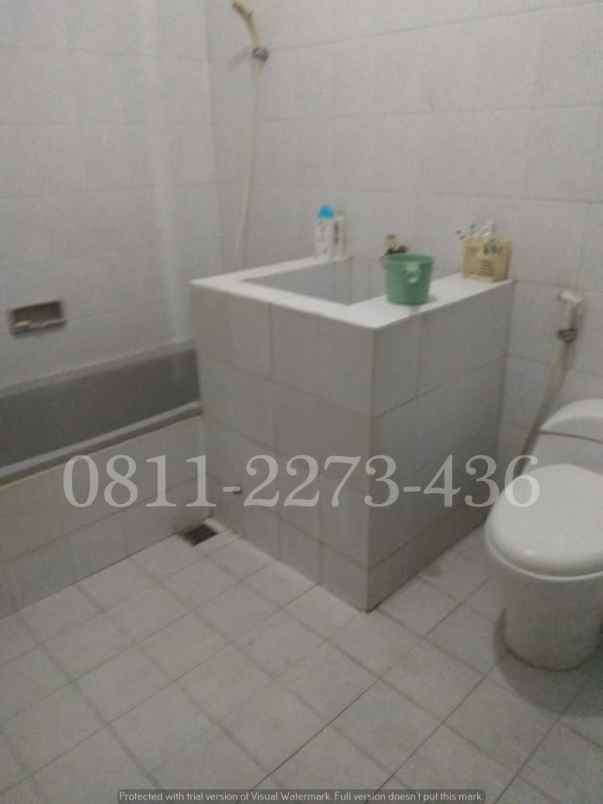 dijual rumah setraduta