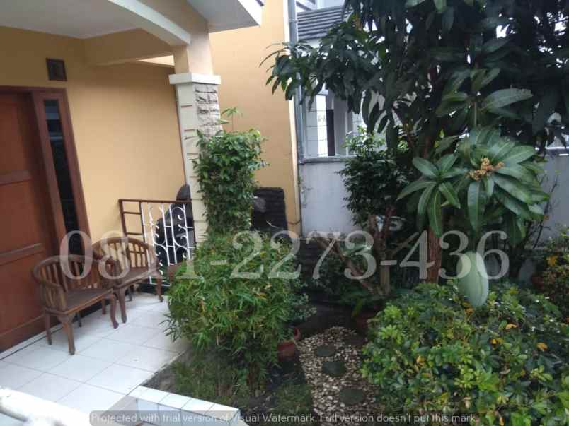 dijual rumah setraduta