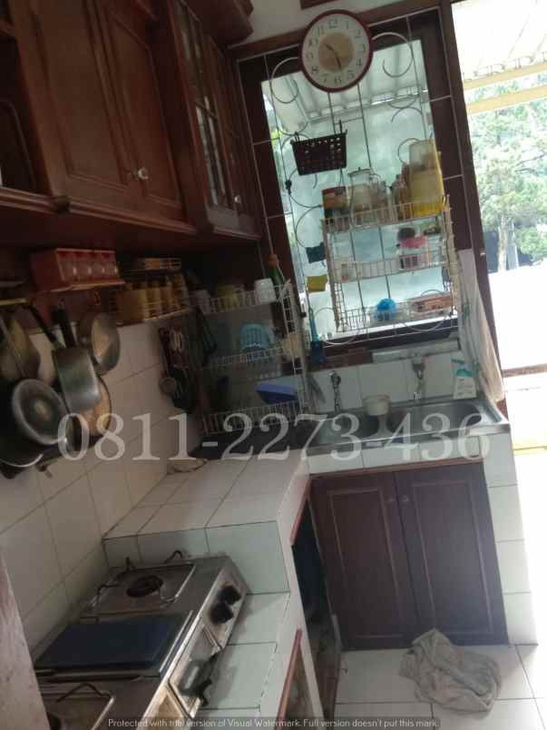 dijual rumah setraduta