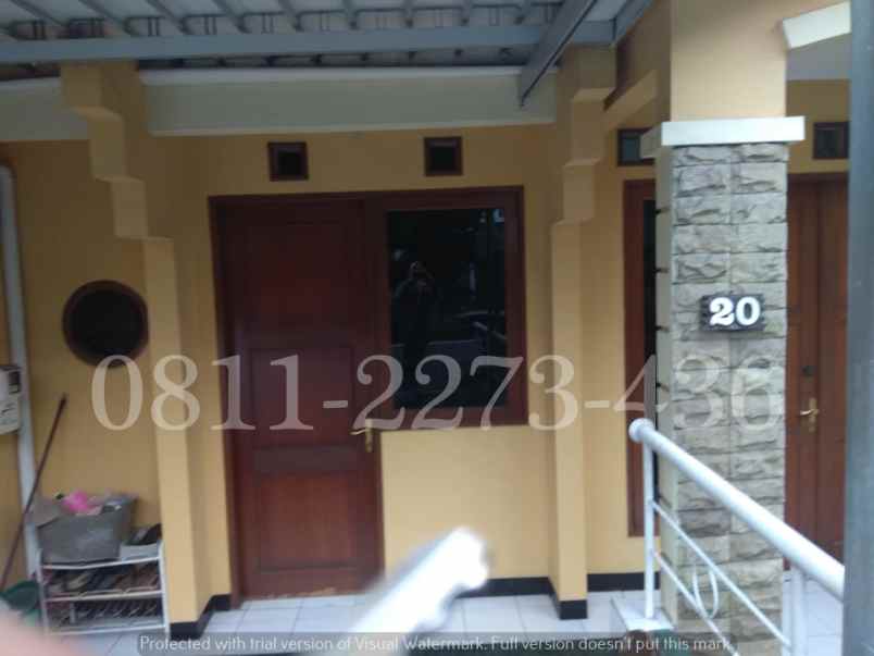 dijual rumah setraduta