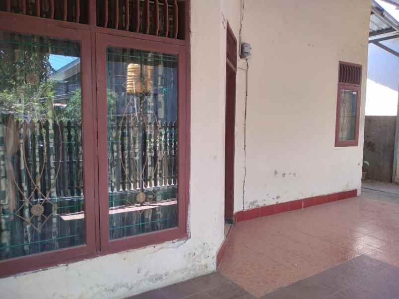 dijual rumah siap huni