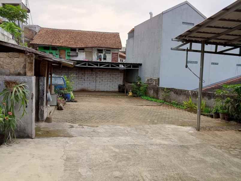 dijual rumah siap huni dengan tanah luas di cimahi