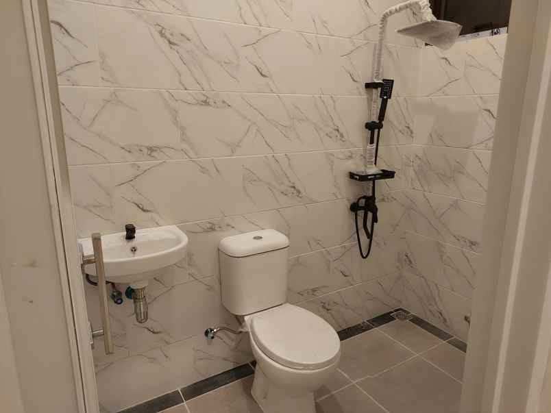 dijual rumah siap huni di griya alam sentul city