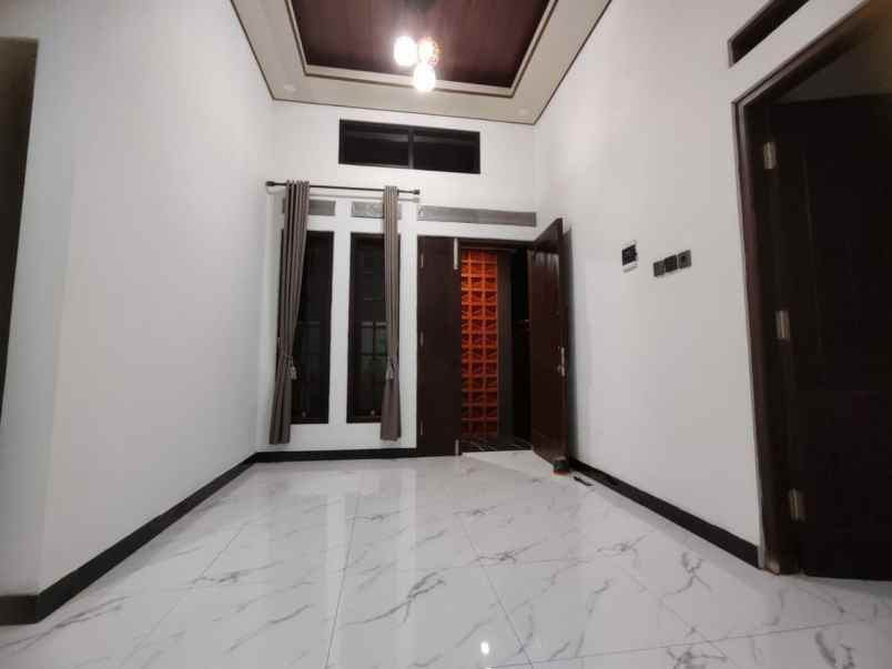 dijual rumah singopuran dekat kampus amikom