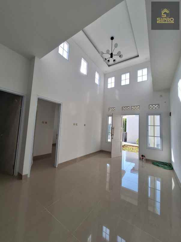 dijual rumah sip682